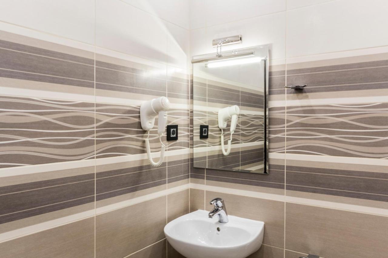 Madison Inn Suites - Wilson'S Square Belgrade Room photo